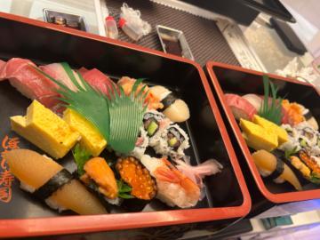 おひるごはん<img class="emojione" alt="🍣" title=":sushi:" src="https://fuzoku.jp/assets/img/emojione/1f363.png"/>