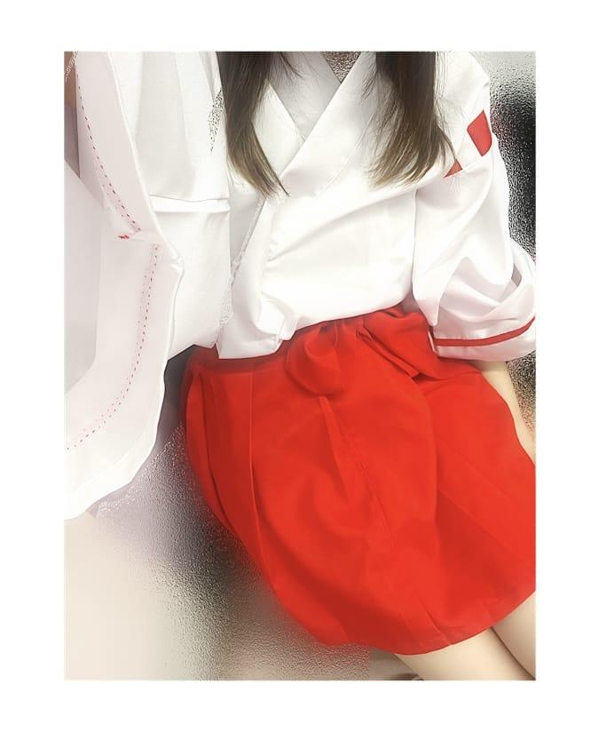 <img class="emojione" alt="⛩️" title=":shinto_shrine:" src="https://fuzoku.jp/assets/img/emojione/26e9.png"/>