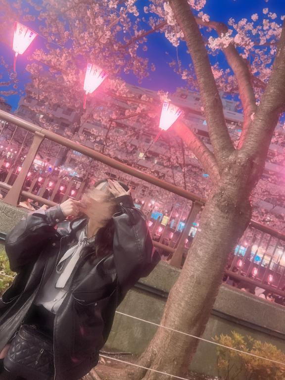 <img class="emojione" alt="🌸" title=":cherry_blossom:" src="https://fuzoku.jp/assets/img/emojione/1f338.png"/>