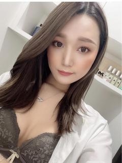 如凪(ゆな)(ニューハーフ痴女)