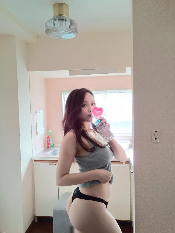 夏の贅沢<img class="emojione" alt="🍉" title=":watermelon:" src="https://fuzoku.jp/assets/img/emojione/1f349.png"/>