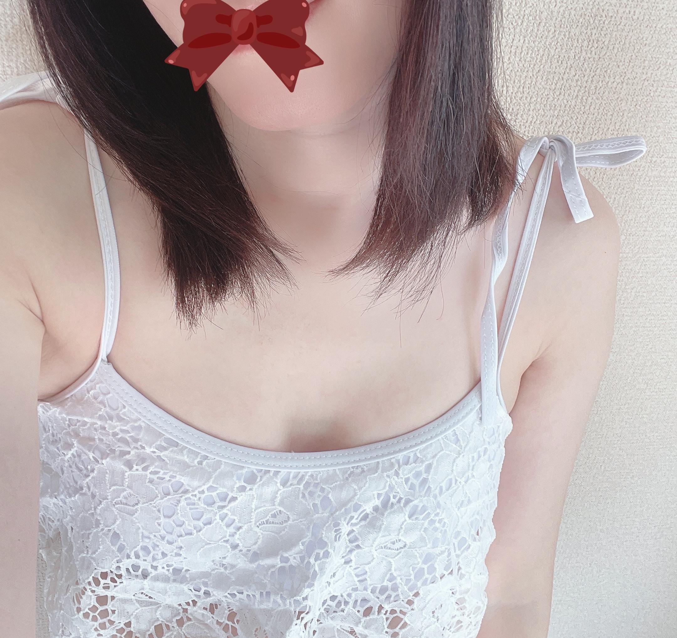 <img class="emojione" alt="☁️" title=":cloud:" src="https://fuzoku.jp/assets/img/emojione/2601.png"/>
