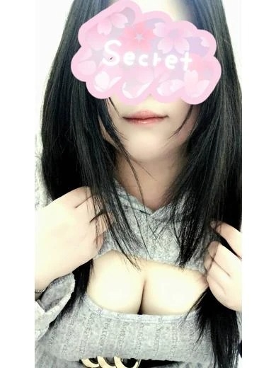 いろは(ぽってり唇な巨乳ちゃん)