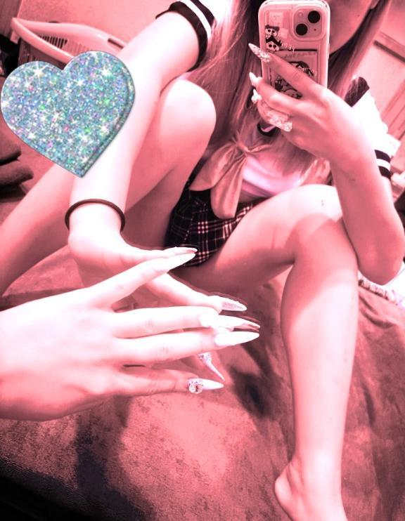 <img class="emojione" alt="🤭" title=":face_with_hand_over_mouth:" src="https://fuzoku.jp/assets/img/emojione/1f92d.png"/>