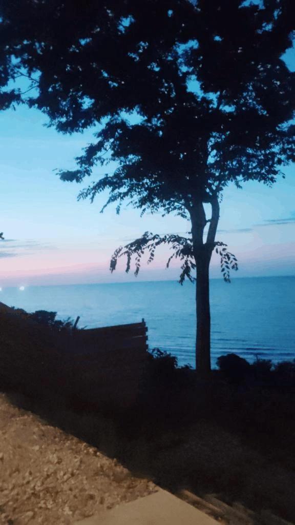 夜の海&hellip;