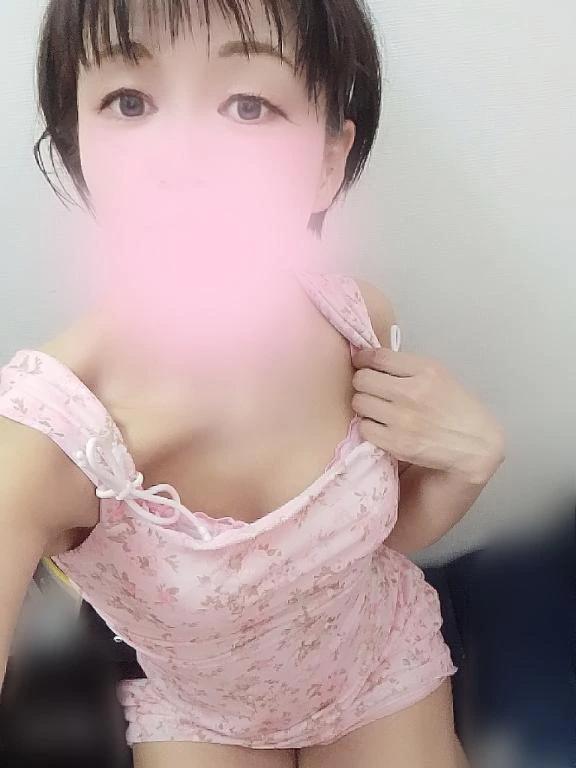 <img class="emojione" alt="🌸" title=":cherry_blossom:" src="https://fuzoku.jp/assets/img/emojione/1f338.png"/>紫外線対策しています<img class="emojione" alt="☺️" title=":relaxed:" src="https://fuzoku.jp/assets/img/emojione/263a.png"/><img class="emojione" alt="✨" title=":sparkles:" src="https://fuzoku.jp/assets/img/emojione/2728.png"/>綺麗な肌を大切にしたいです<img class="emojione" alt="🌿" title=":herb:" src="https://fuzoku.jp/assets/img/emojione/1f33f.png"/>