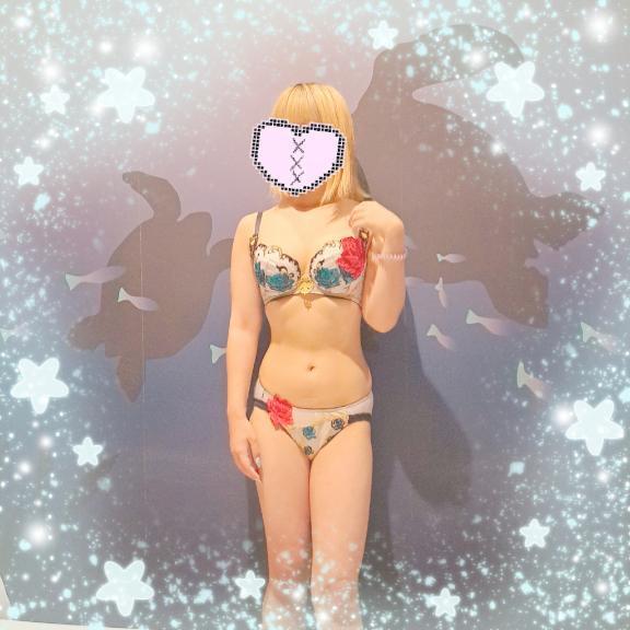 <img class="emojione" alt="🍓" title=":strawberry:" src="https://fuzoku.jp/assets/img/emojione/1f353.png"/>出勤してますっ