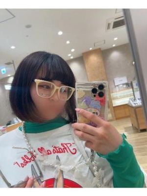 <img class="emojione" alt="👓" title=":eyeglasses:" src="https://fuzoku.jp/assets/img/emojione/1f453.png"/>
