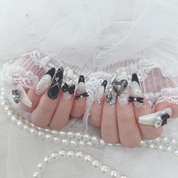 ネイルかえたよお<img class="emojione" alt="💅" title=":nail_care:" src="https://fuzoku.jp/assets/img/emojione/1f485.png"/><img class="emojione" alt="✨" title=":sparkles:" src="https://fuzoku.jp/assets/img/emojione/2728.png"/>