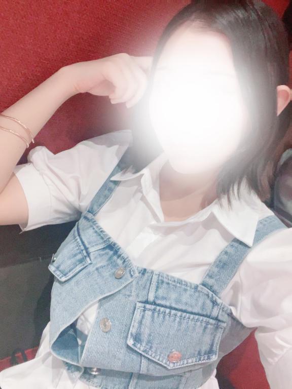 半袖<img class="emojione" alt="🌟" title=":star2:" src="https://fuzoku.jp/assets/img/emojione/1f31f.png"/>