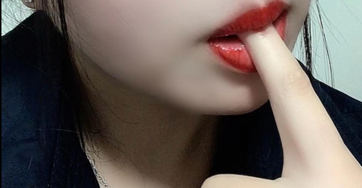 唾液まみれの鼻を吸われながら