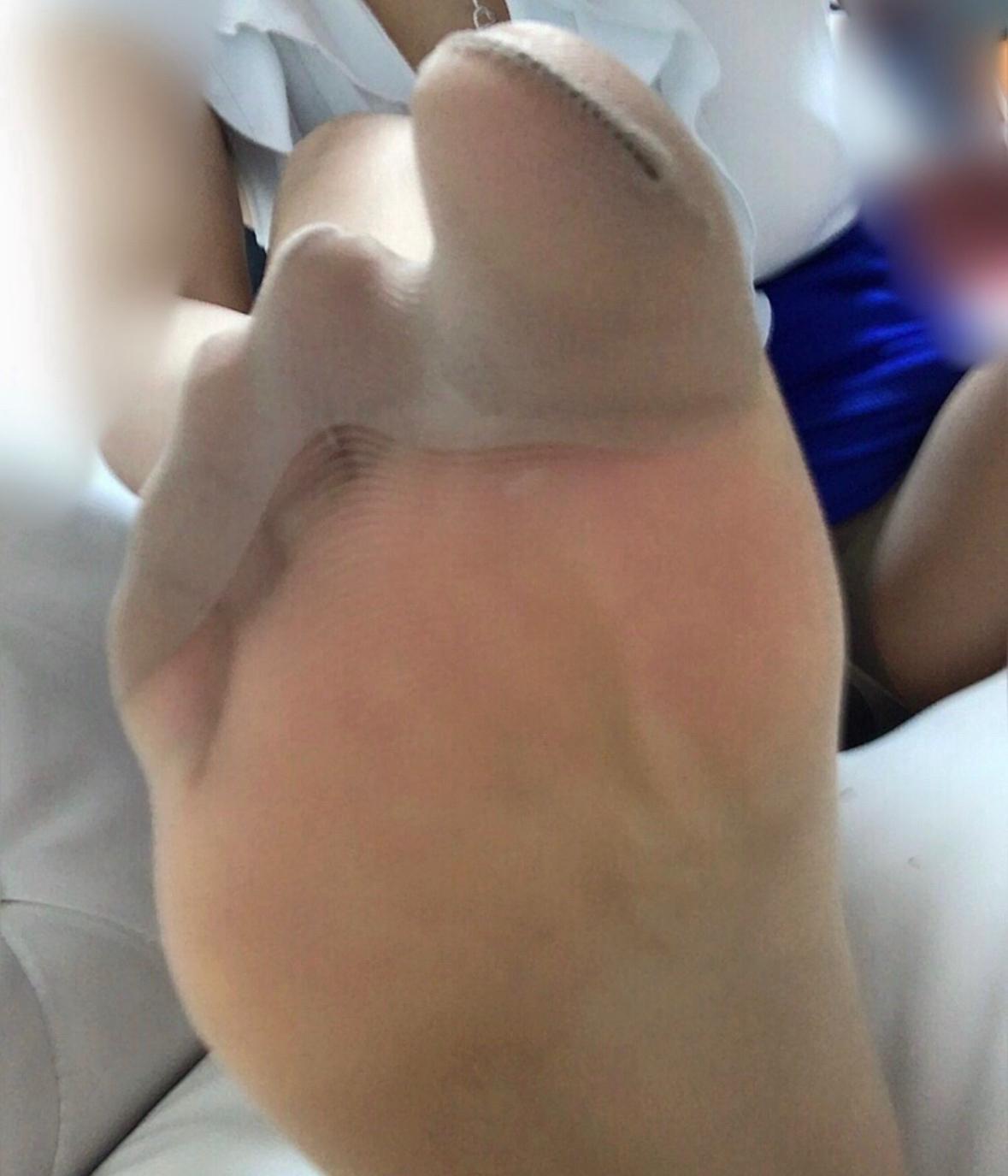 蒸れ足を押し付けられながら