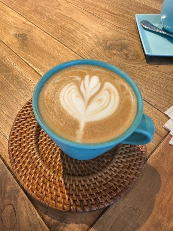 <img class="emojione" alt="🍪" title=":cookie:" src="https://fuzoku.jp/assets/img/emojione/1f36a.png"/>☕️🧋
