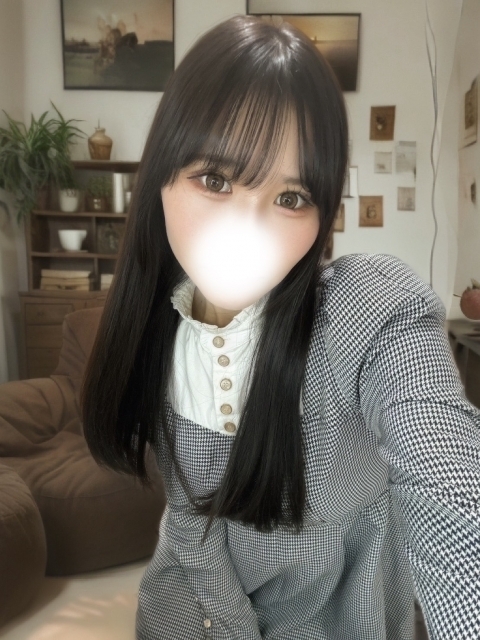 新人まりえ