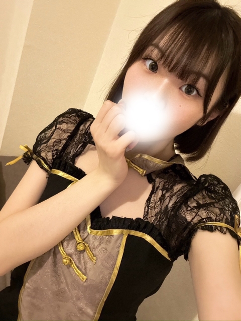 新人もも