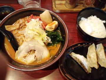 沁みるラーメン<img class="emojione" alt="😆" title=":laughing:" src="https://fuzoku.jp/assets/img/emojione/1f606.png"/>✨️