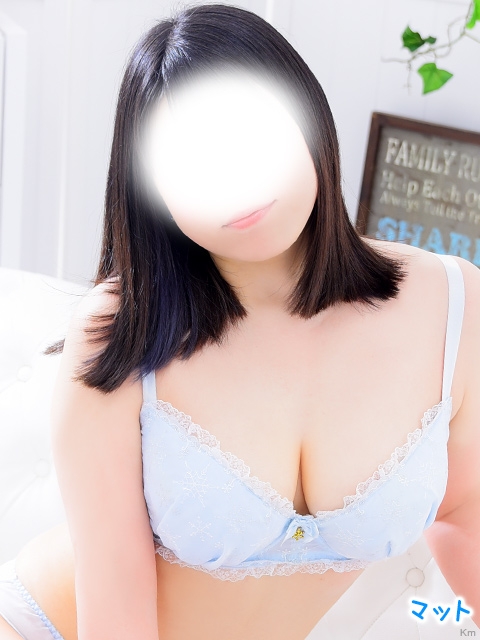 白梅かなみ