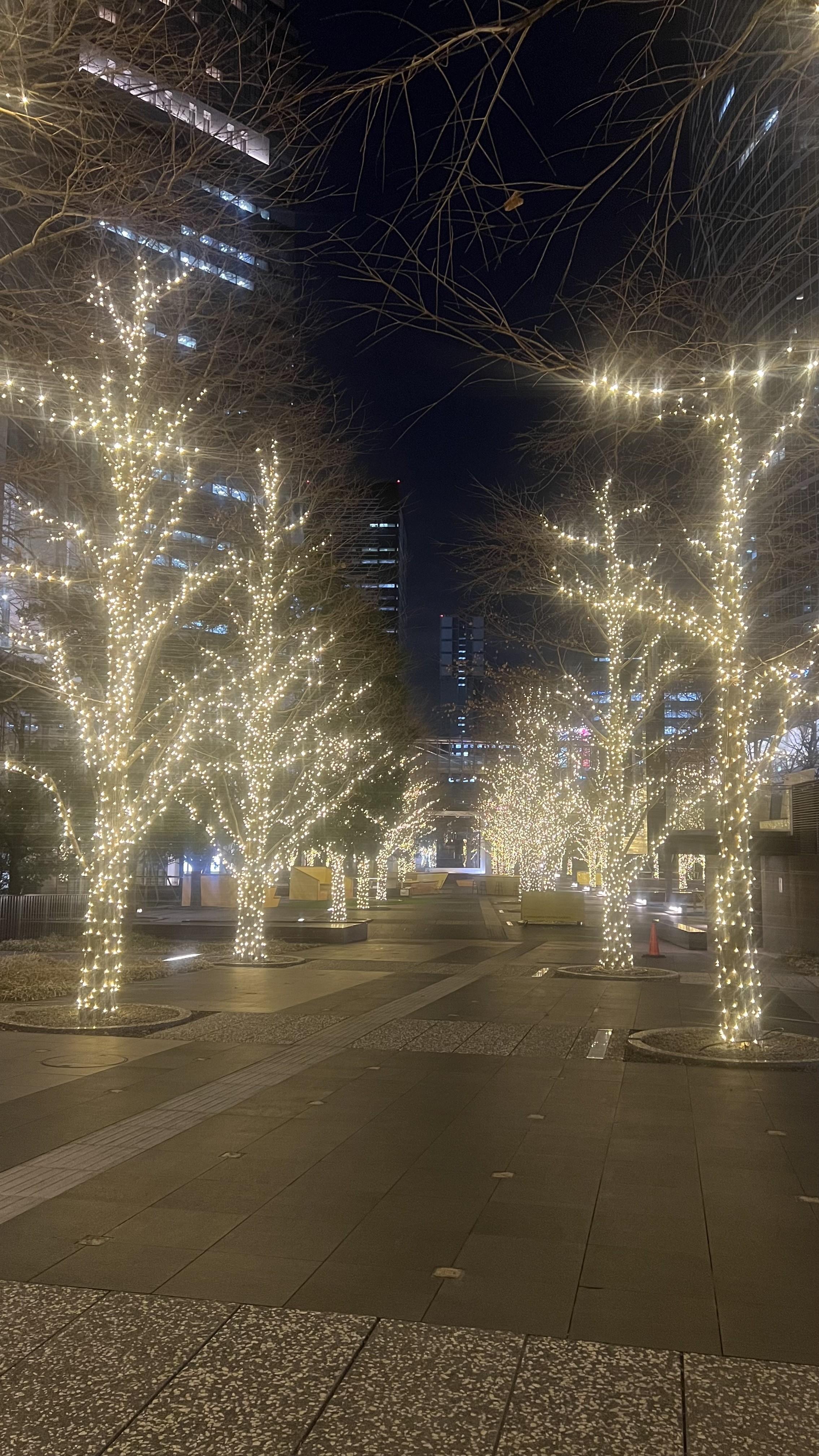 今日出勤してます！<img class="emojione" alt="✨" title=":sparkles:" src="https://fuzoku.jp/assets/img/emojione/2728.png"/>