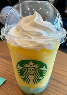 スタバのサンシャインパインフラペチーノ<img class="emojione" alt="🍍" title=":pineapple:" src="https://fuzoku.jp/assets/img/emojione/1f34d.png"/>