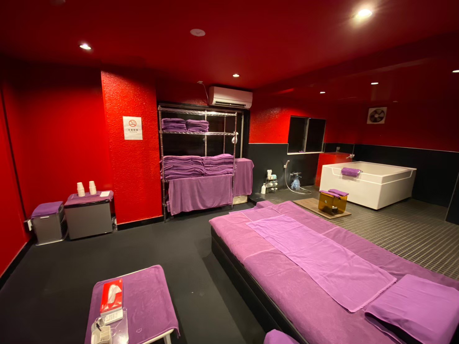 バニーコレクション千葉栄町店の店内・待機室画像1