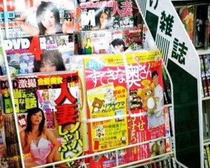人妻がコンビニの成人コーナーに6割のアイキャッチ画像