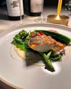 静かな光に浮かぶ、贅沢なポワレのアイキャッチ画像