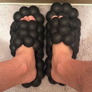 「ゴリラの裸足」のアイキャッチ画像