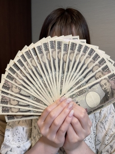 顔はマスクでの出演なのにギャラが高いですのアイキャッチ画像