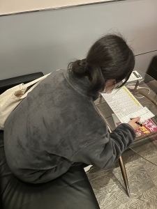 キャストの皆さんは日記用の写真をいつ撮っているのでしょうか？のアイキャッチ画像