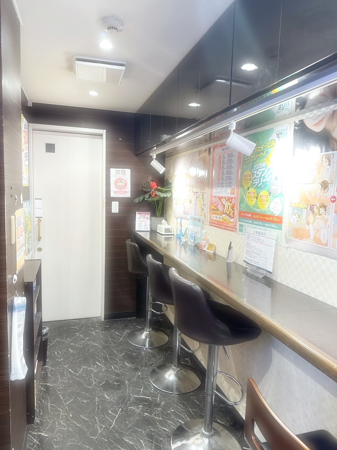 TSUBAKI(ツバキ)松山店(ｲｴｽｸﾞﾙｰﾌﾟ)の店内・待機室画像1