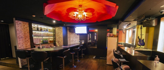 GIRLS BAR COYOTE