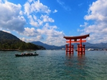 厳島神社もアクセス抜群！