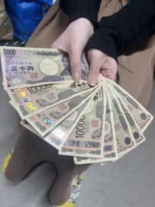 完売続きのランカー嬢の昨日の給料大公開です♪のアイキャッチ画像