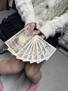 6時間の出勤で4万以上稼ぎましょう♪新人さんの給料大公開のアイキャッチ画像