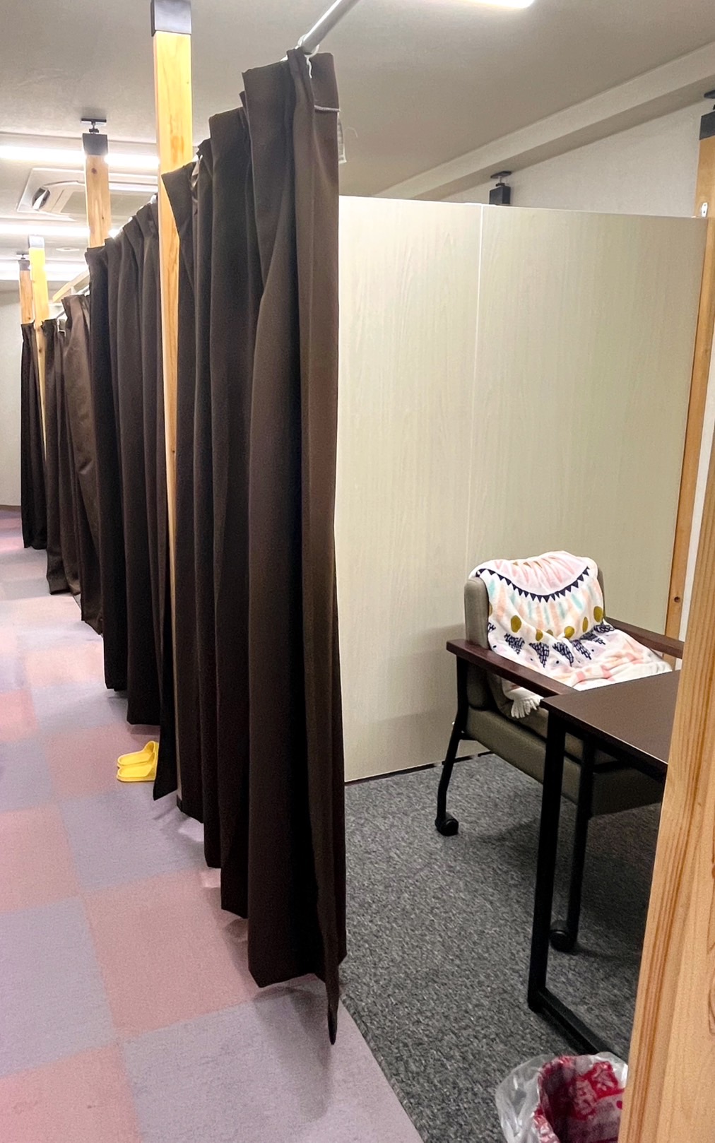 クラブ アイリス名古屋の店内・待機室画像1