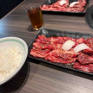 ランチに焼肉っていう贅沢についてのアイキャッチ画像