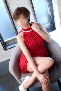 葵(あおい)（32歳/前職、OL）