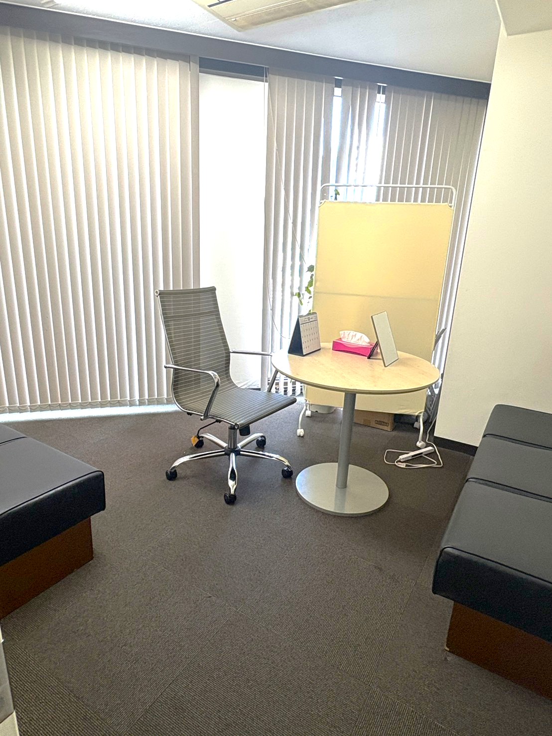 横浜関内人妻城の店内・待機室画像2