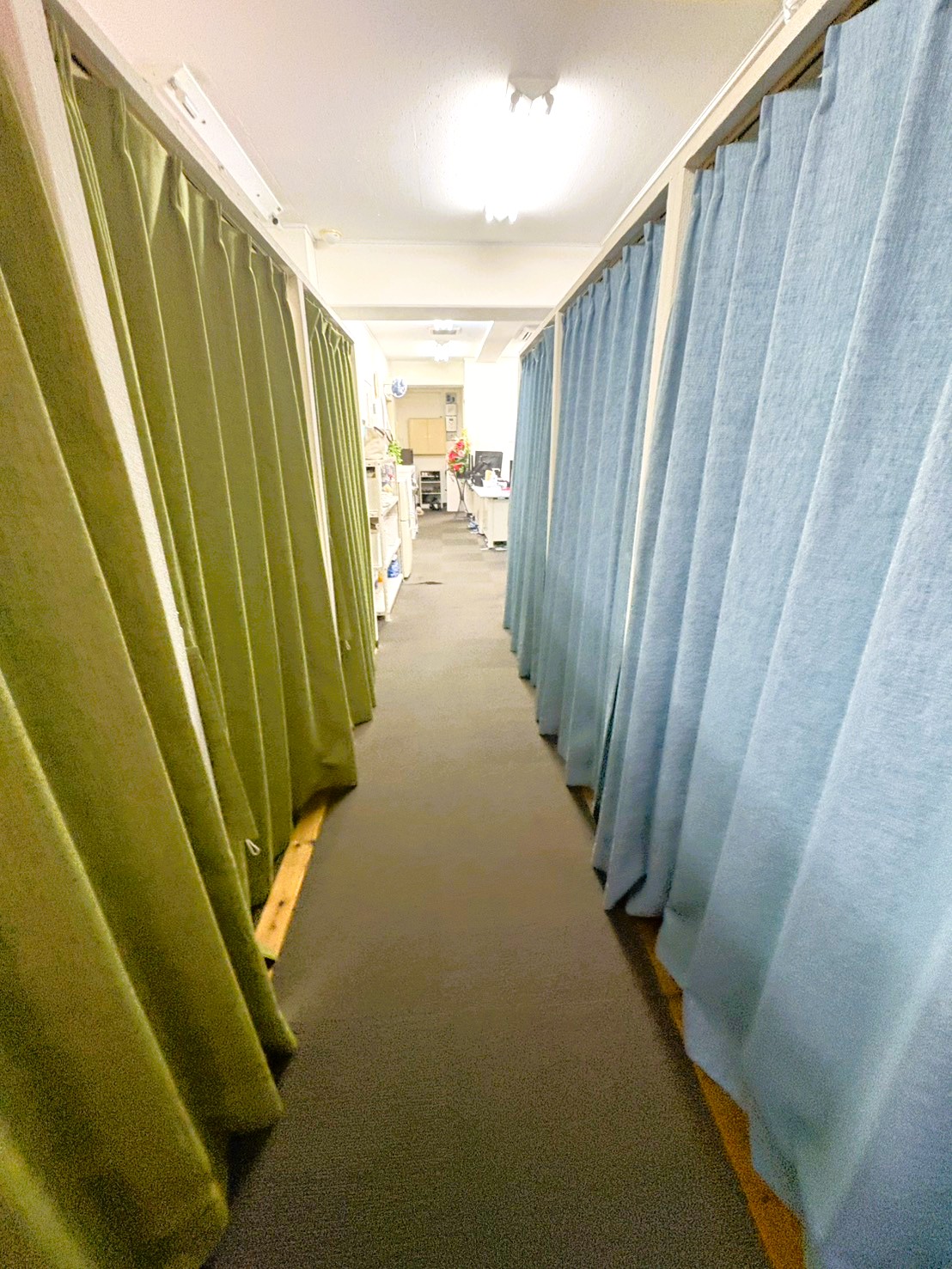 横浜関内人妻城の店内・待機室画像5