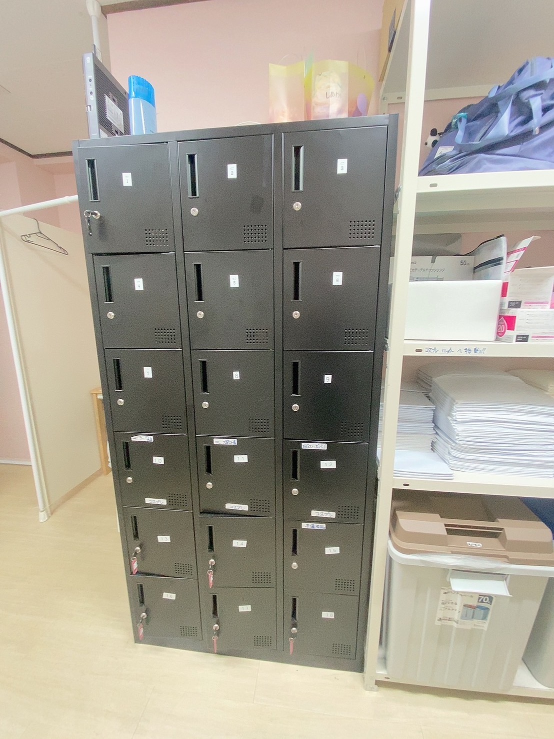 変態なんでも鑑定団の店内・待機室画像4