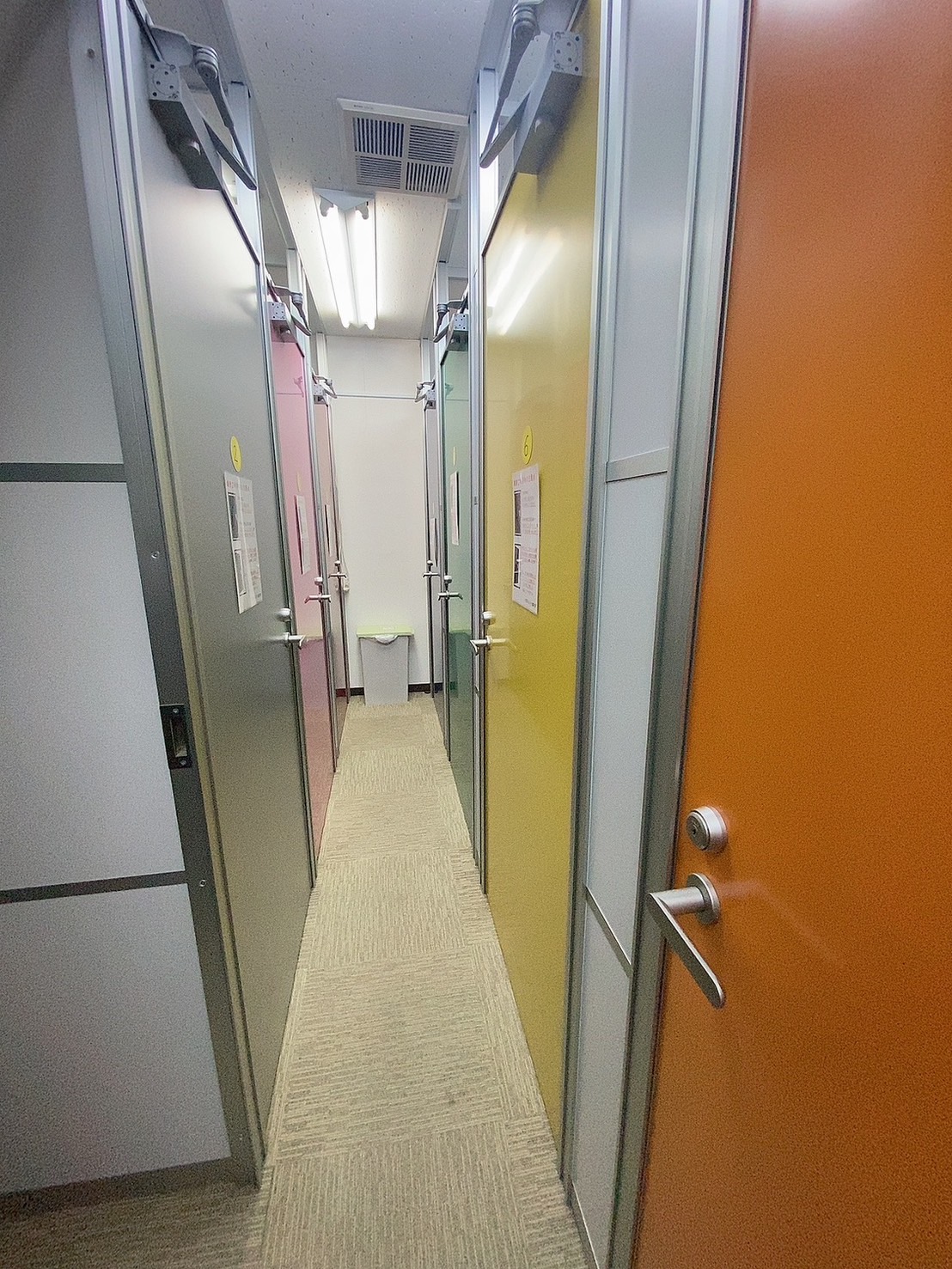 変態なんでも鑑定団の店内・待機室画像3