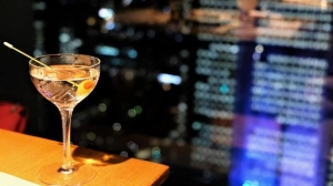 ゲイバーで飲んできましたのアイキャッチ画像