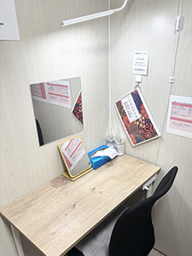 コマダムアデージョ梅田店の店内・待機室画像2