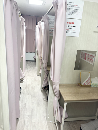 コマダムアデージョ梅田店の店内・待機室画像1