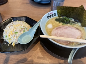 初のお店へ！のアイキャッチ画像