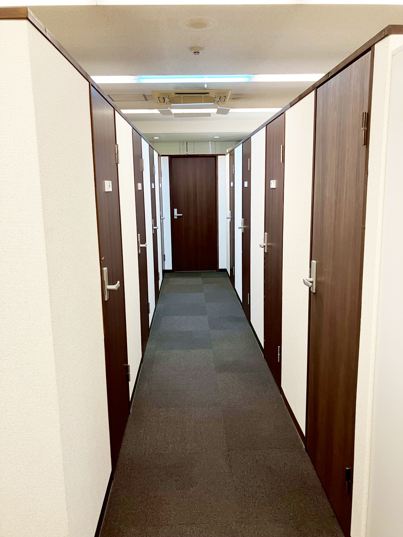麗奈OSAKA（レナオオサカ）の店内・待機室画像1