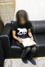 ひな（35歳/スーパーの店員）