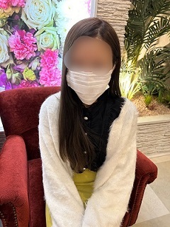 桜庭-さくらば（29歳/化粧品販売）