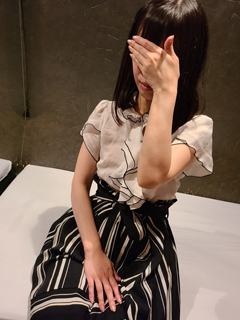 Y（34歳/販売員）