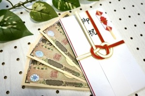 入店祝い金〇万円ってホント？？のアイキャッチ画像